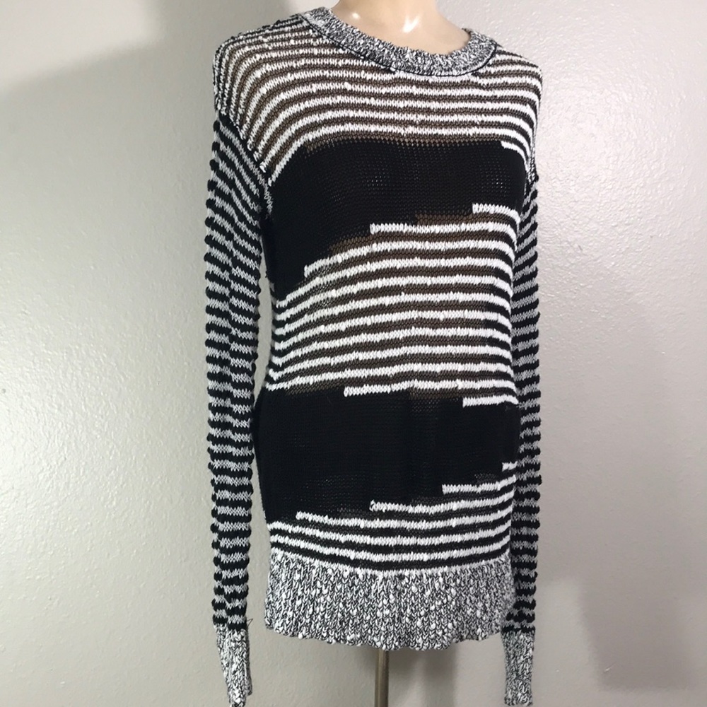 Turo by Vince Camuto peek-a-boo knit sweater NWOT